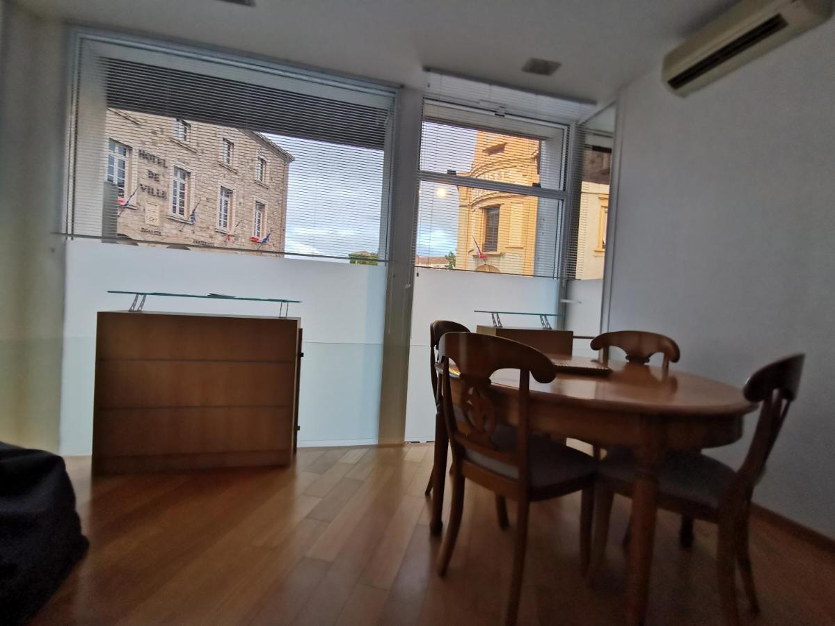 Aux pieds du Château Apartment Tournon-sur-Rhone Exterior foto